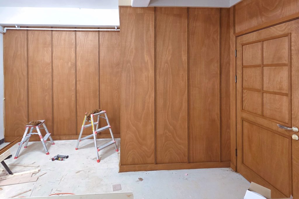 인테리어 목공사의 정수: 합판 마감과 오일스테인으로 완성한 카프우드의 감성 공간 5